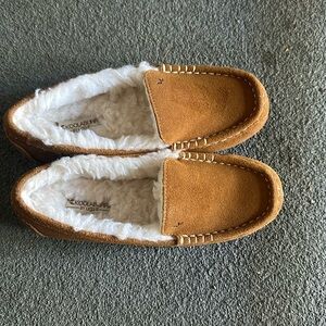 Kookaburra moccasin shoes